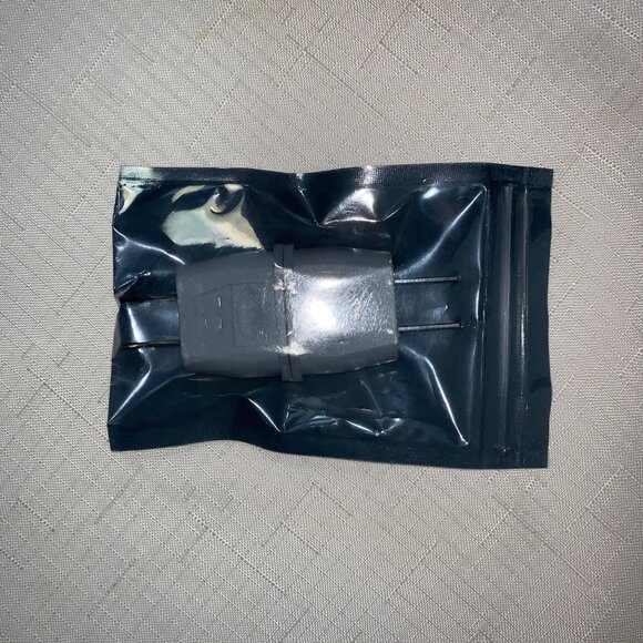 NWT Plug Adapter Set For International Travel Europe Asia Electronic Home Tech - Picture 3 of 3